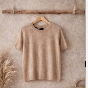 Quince Mongolian cashmere tee shirt